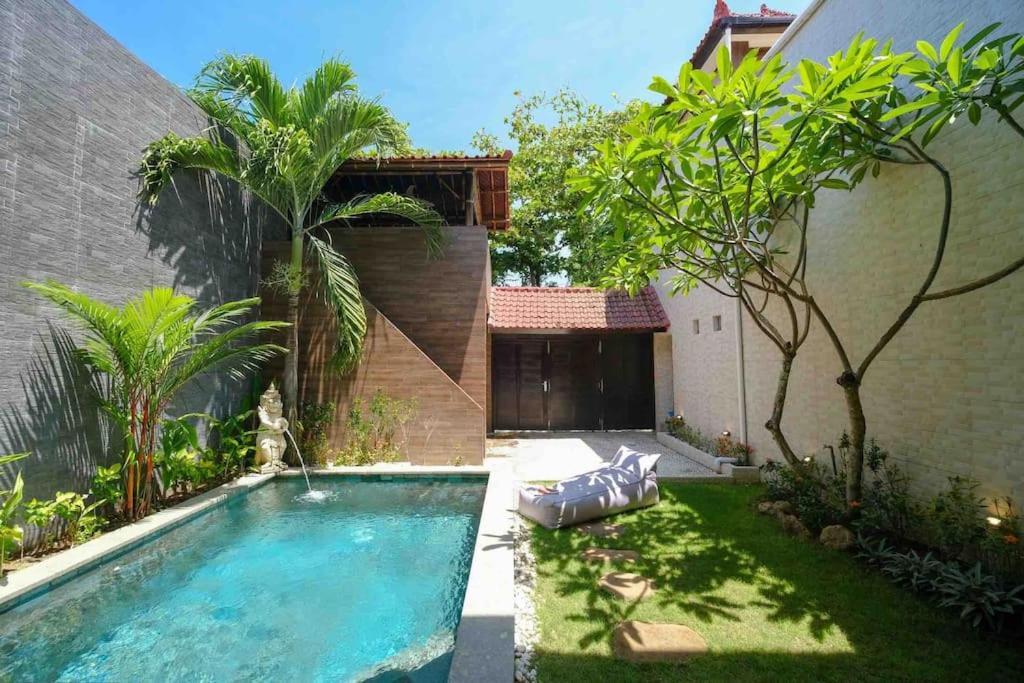 Villa Lora: Retreat For Tranquility And Bliss Sanur Esterno foto